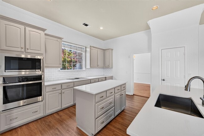 Building Photo - 3731 Charter Dr