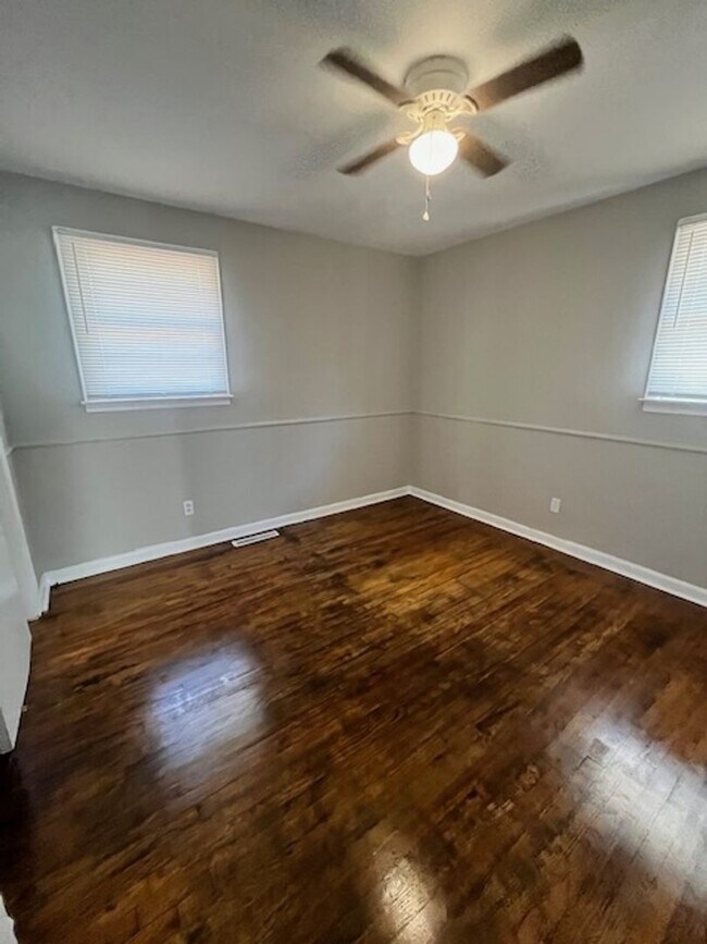 Building Photo - Beautiful 4 Bed, 2 Bath Brick Home Near Robins Air Force Base!