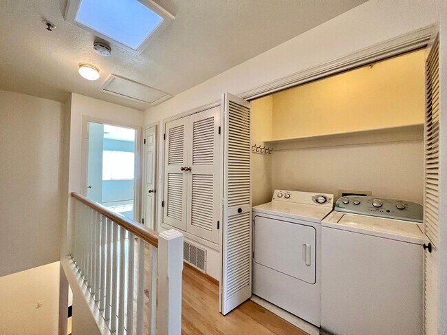 Building Photo - Beautiful Two Bedroom Valley Club Circle C...