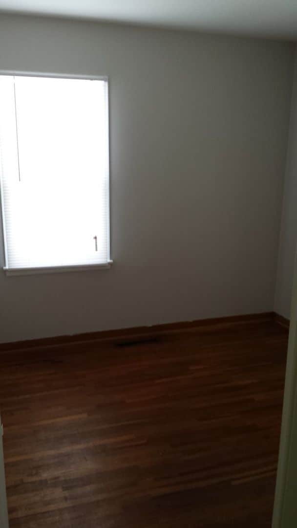 Building Photo - 2-1 House with Garage available 2/1