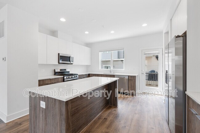 Building Photo - 14 Mural Walk NE