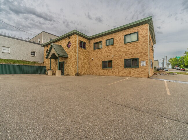 Building Photo - 222 E Main St