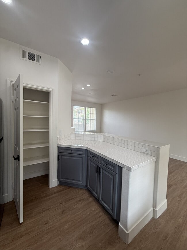 Building Photo - 488 W Summerfield Cir