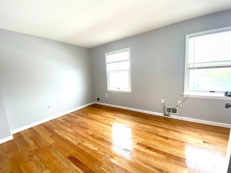 Building Photo - 509 Central Ave