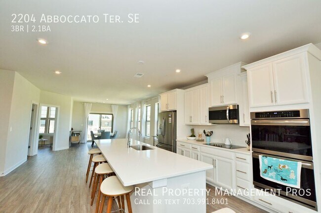 Building Photo - 2204 Abboccato Terrace SE