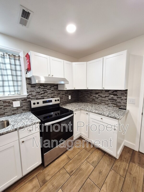 Building Photo - 115 Slagle Ave