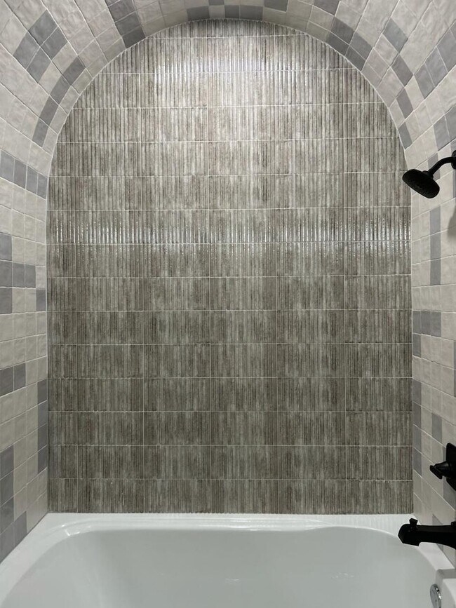 Building Photo - 940 M St SW