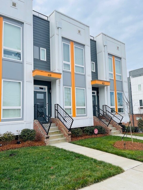 Front View - 418 Southend Crossing Ln