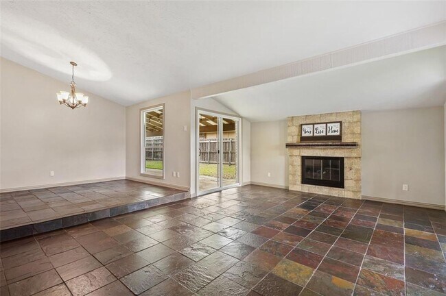 Building Photo - 5009 Pemberton Ln