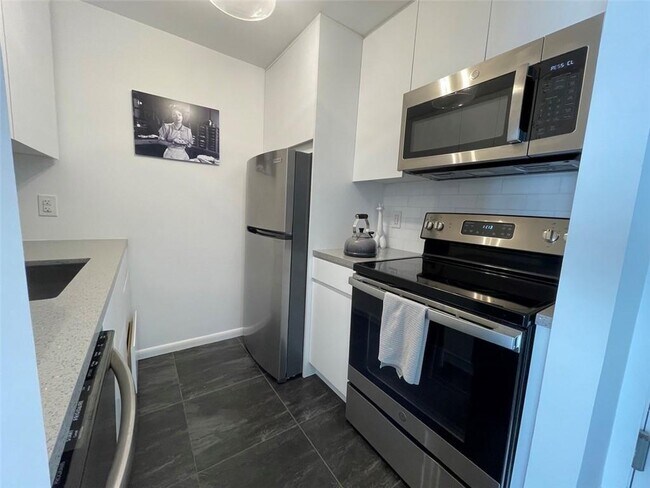 Building Photo - 111 Briny Ave