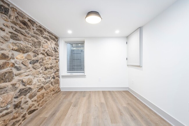 Building Photo - Welcome home to this newly renovated porch...