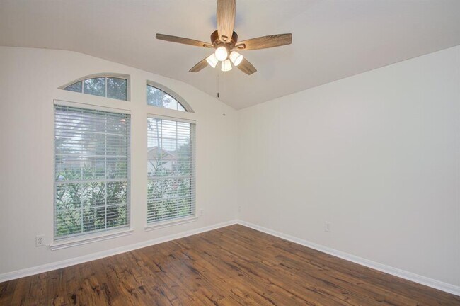 Building Photo - 10327 Ponderosa Pine St