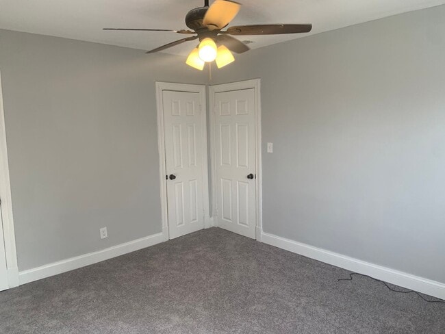 Building Photo - West Baltimore 4 Bedroom 1.5 Bathroom Town...