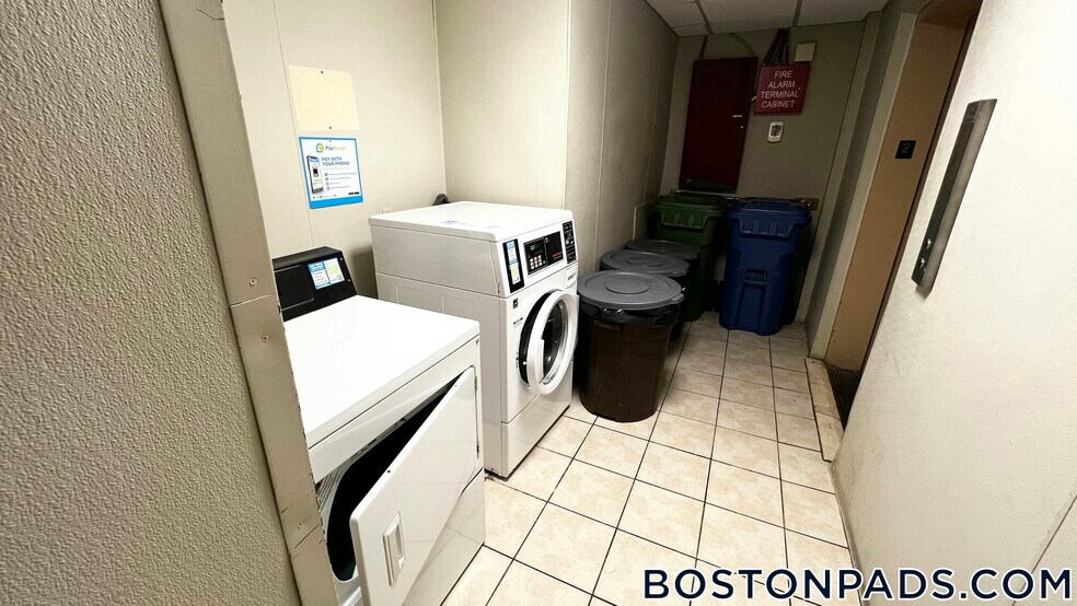 Building Photo - 62 Boylston St