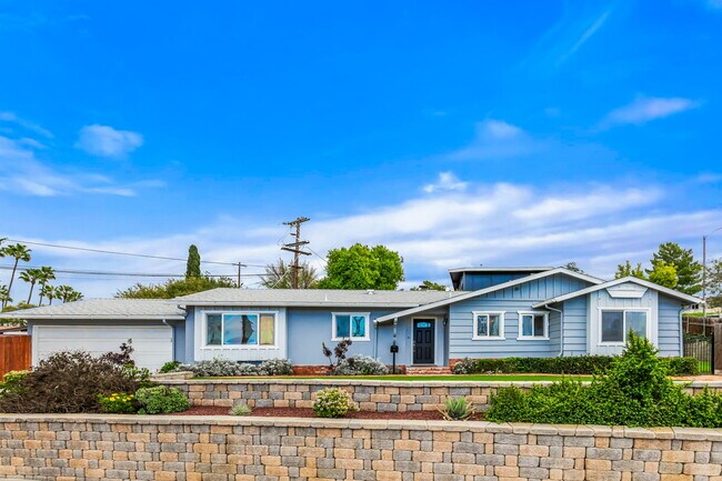 Building Photo - 9351 La Suvida Dr