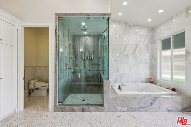 Building Photo - 27048 Triumph Ave