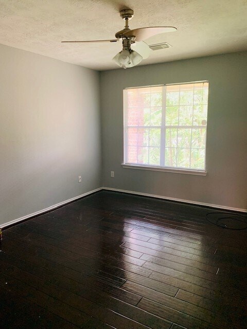 Building Photo - 5042 Canyon Blanco Dr