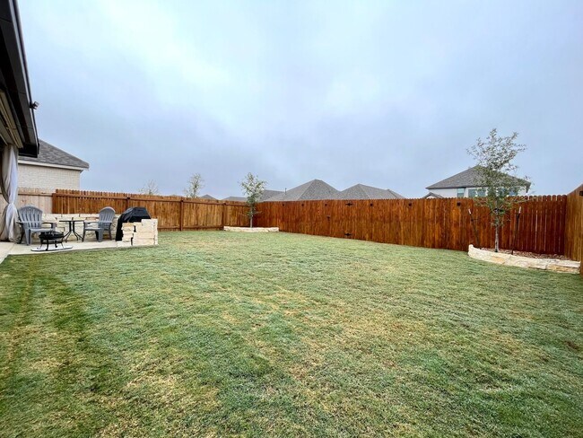 Building Photo - 3 Bedroom/2 Bath Kallison Ranch Subdivision