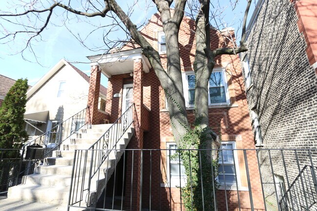 Primary Photo - 2312 W Cullerton St