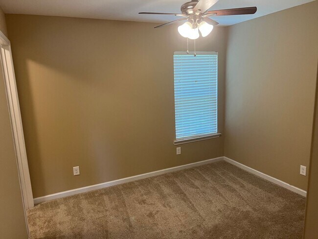 Building Photo - Lovely Home in Palmetto Pointe!-FREE Month Special!