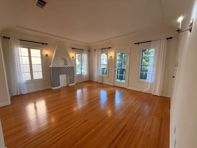 Living Room - 1437 S Holt Ave