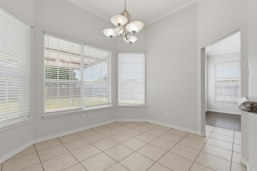 Building Photo - 7017 Springwater Ave