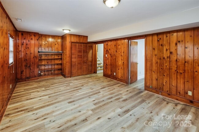 Building Photo - 7029 Yorktowne Dr