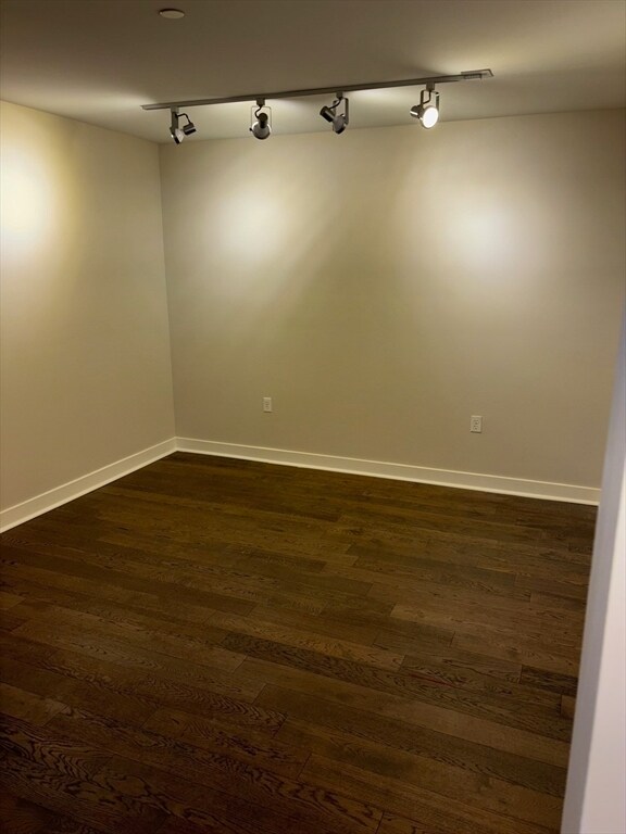 Building Photo - 130 John St