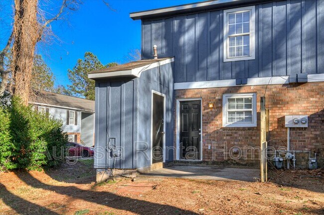 Building Photo - 164 Chalet North CT