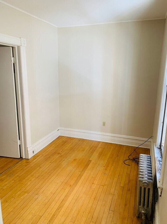 Building Photo - 228 Marengo Ave