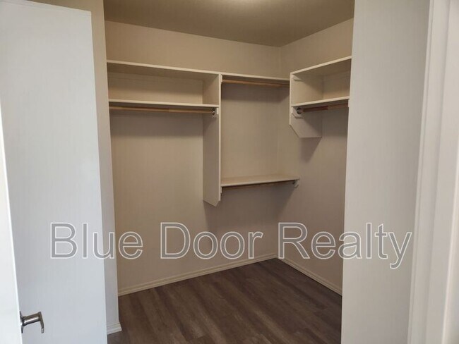 Building Photo - 1224 Tierra Verde Loop