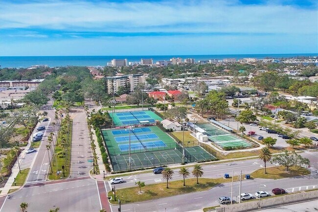 Building Photo - 455 Nokomis Ave S