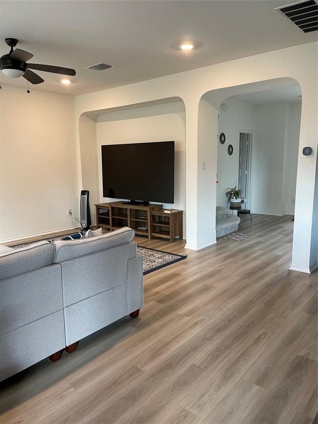 Building Photo - 1537 Sonny Dr