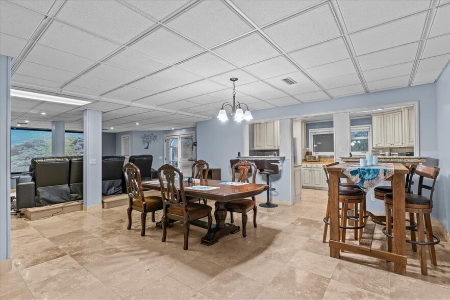 Building Photo - 200 Asphodel Dr
