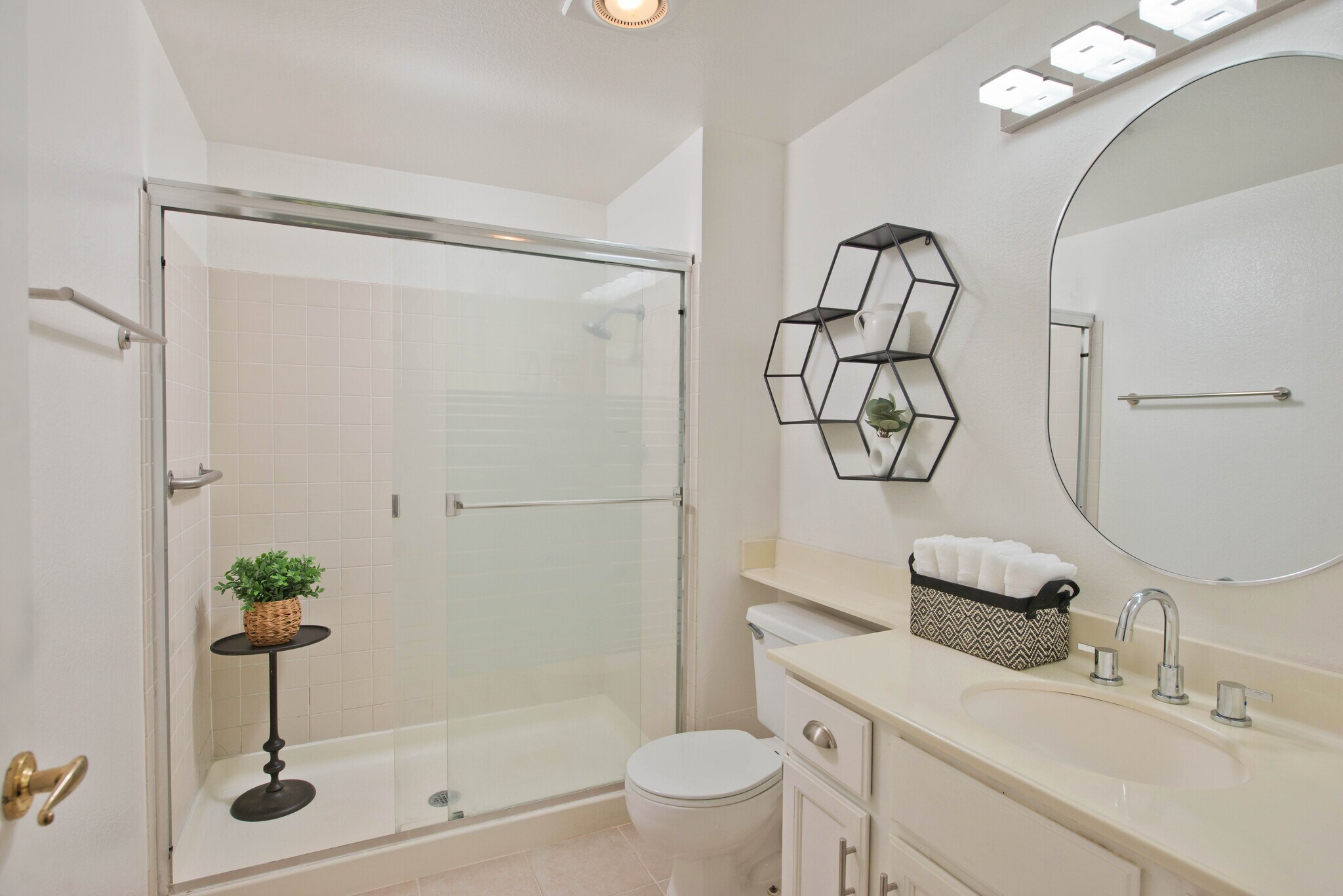 Building Photo - 14347 Albers St