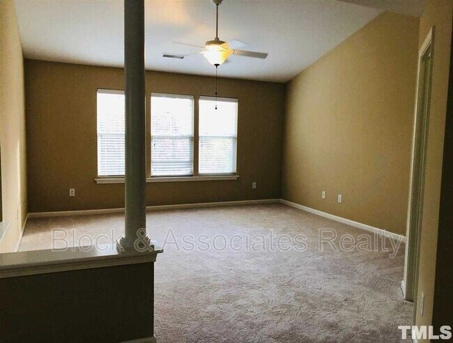 Building Photo - 8982 Camden Park Dr