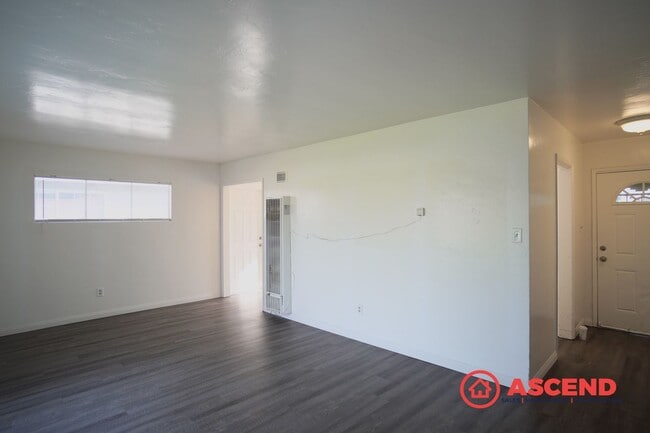 Building Photo - Charming Home in Central Bakersfield!