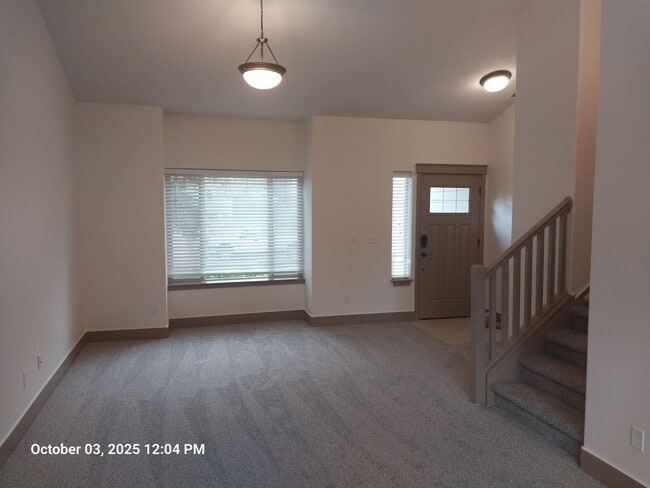 Building Photo - 1116 SE Millright Ave