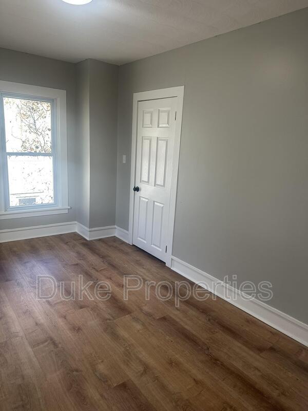 Building Photo - 5 Sheridan St