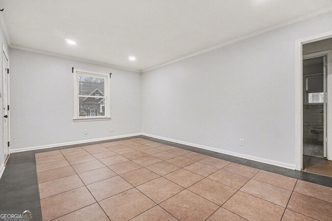 Building Photo - 2874 Cheney St