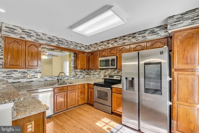 Building Photo - 9354 Sombersby Ct