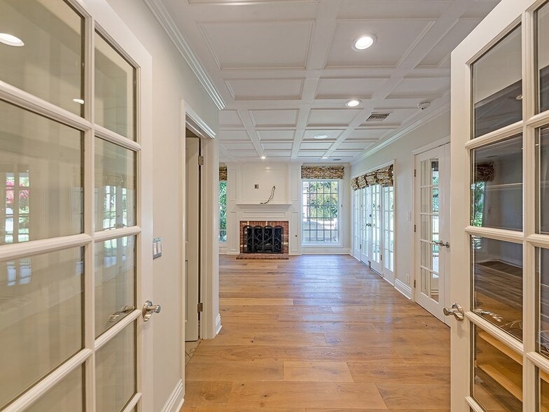 Building Photo - 5463 Katherine