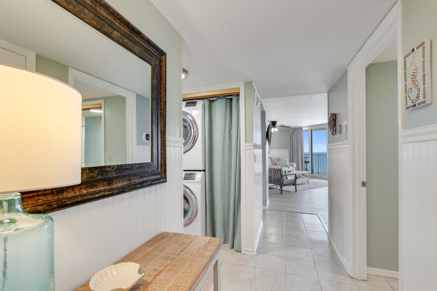 Building Photo - 7205 Thomas Dr