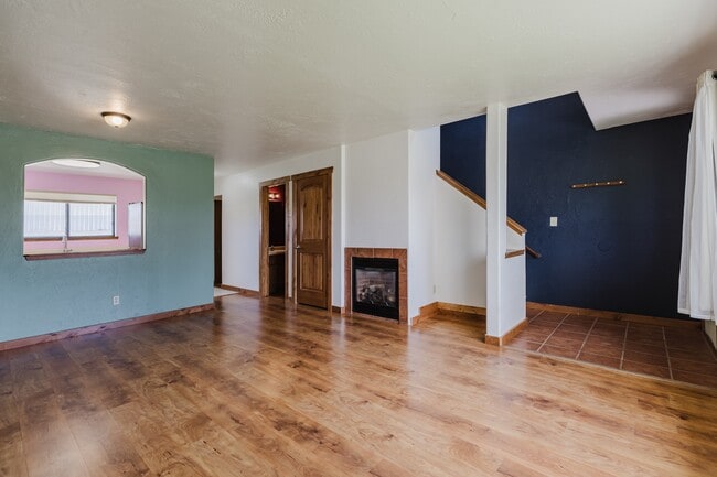 Building Photo - 284 Talisman Dr