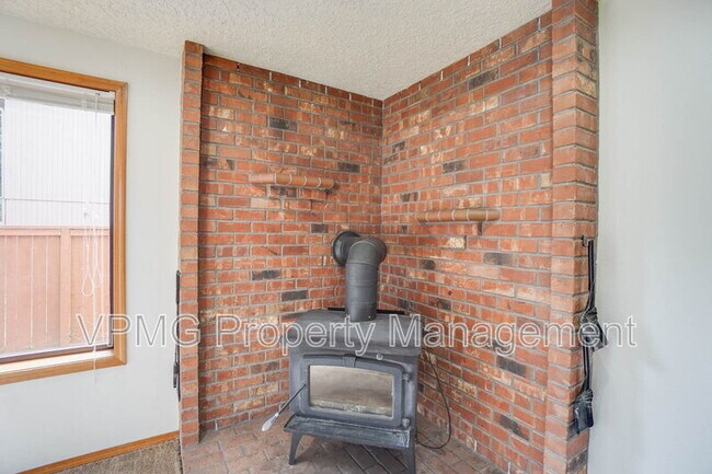 Building Photo - 4017 NE 157th Ave