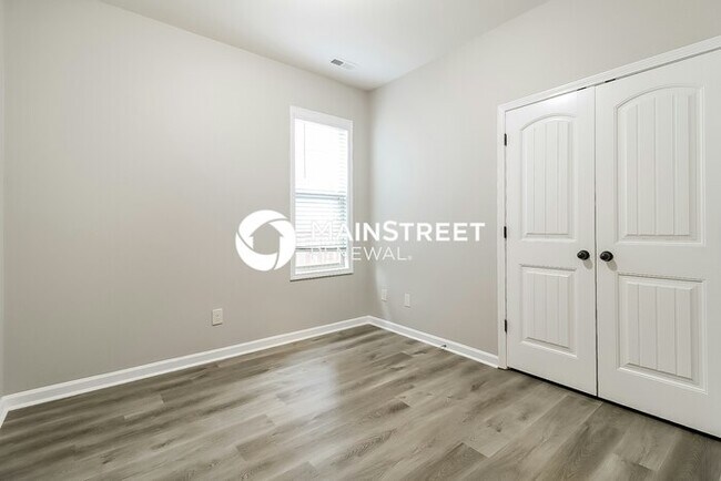 Building Photo - 3 Bedroom Pet-Friendly Home in CLAYTON, NC with Main Street Renewal