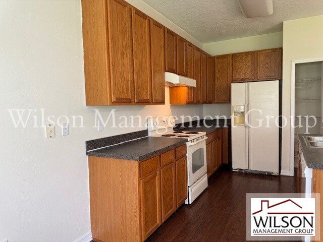 Building Photo - 1819 Saffron Plum Ln