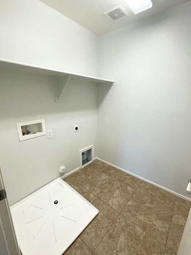 Building Photo - Upgraded Two Story Home In Power Ranch! To...