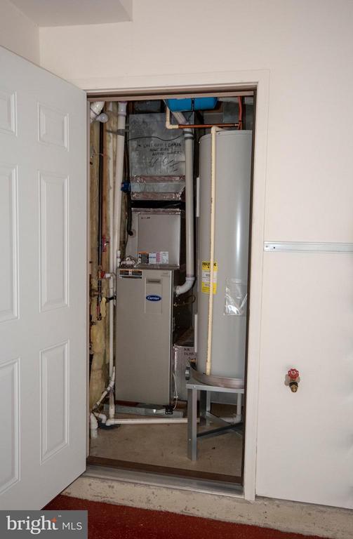 Building Photo - 23119 Sunbury St