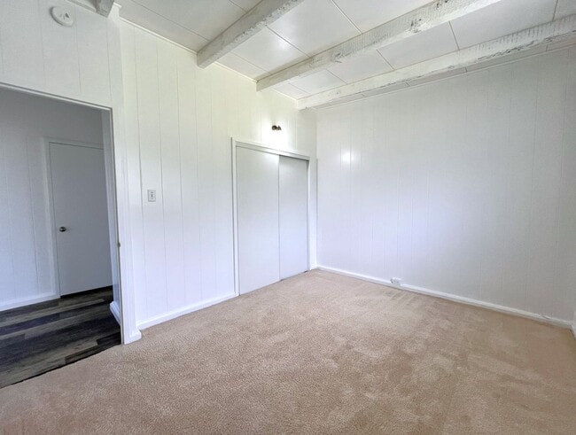 Building Photo - Peaceful Manoa - Spacious three bedroom, o...
